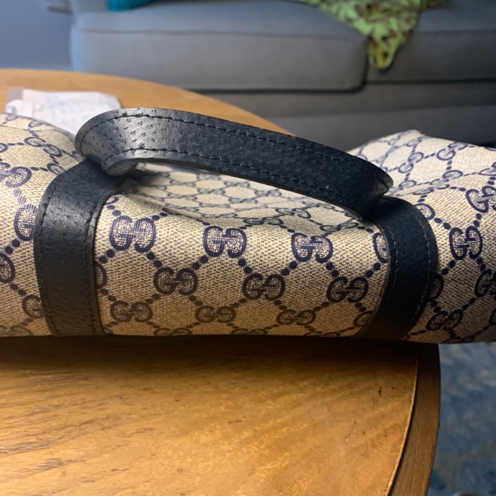 Gucci bag excellent condition - Picture 2 of 4